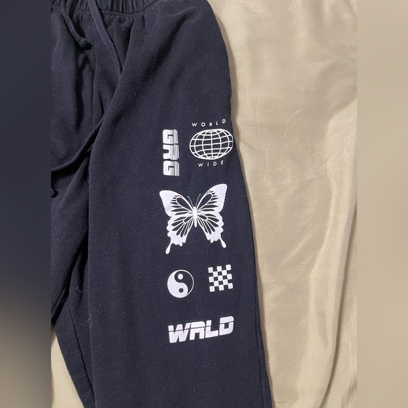 black graphic sweatpants size small - Picture 2 of 4